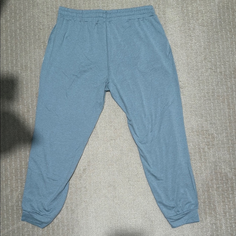 Vuori Halo Joggers. Women’s size L. - Picture 5 of 9